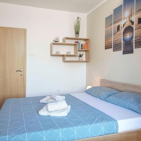 Apartmaji Pri Bosi Nogi イゾラ エクステリア 写真