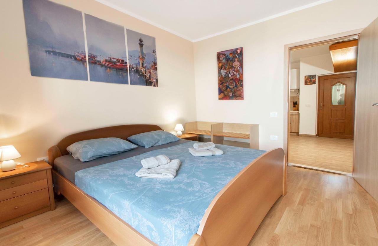Apartmaji Pri Bosi Nogi イゾラ エクステリア 写真