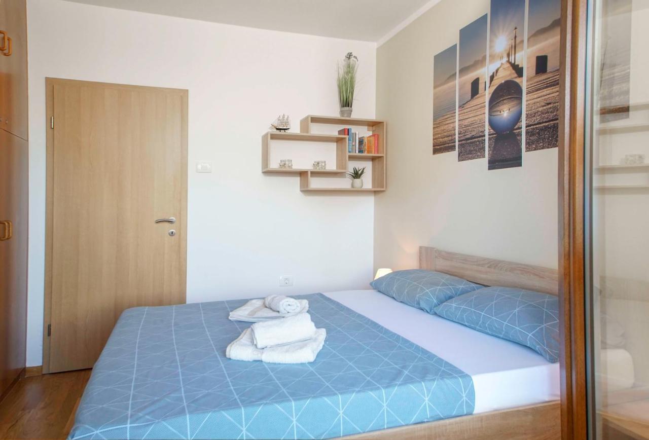 Apartmaji Pri Bosi Nogi イゾラ エクステリア 写真